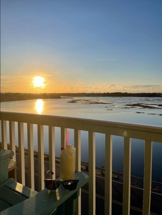 Right Across Beach Pool View Private Balcony By Zen Living Short Term Rental Миртл-Бич Экстерьер фото