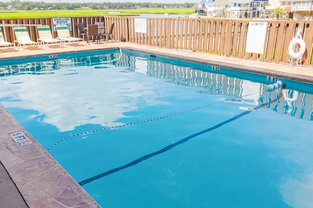 Right Across Beach Pool View Private Balcony By Zen Living Short Term Rental Миртл-Бич Экстерьер фото